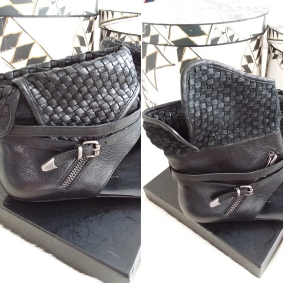 Dolce Vita 'Tahoe' Sandals - Picture 2 of 8